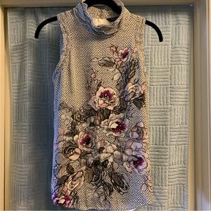 WHITE HOUSE BLACK MARKET WOMENS SLEEVELESS  SILK FLORAL PRINT TOP SIZE SMALL